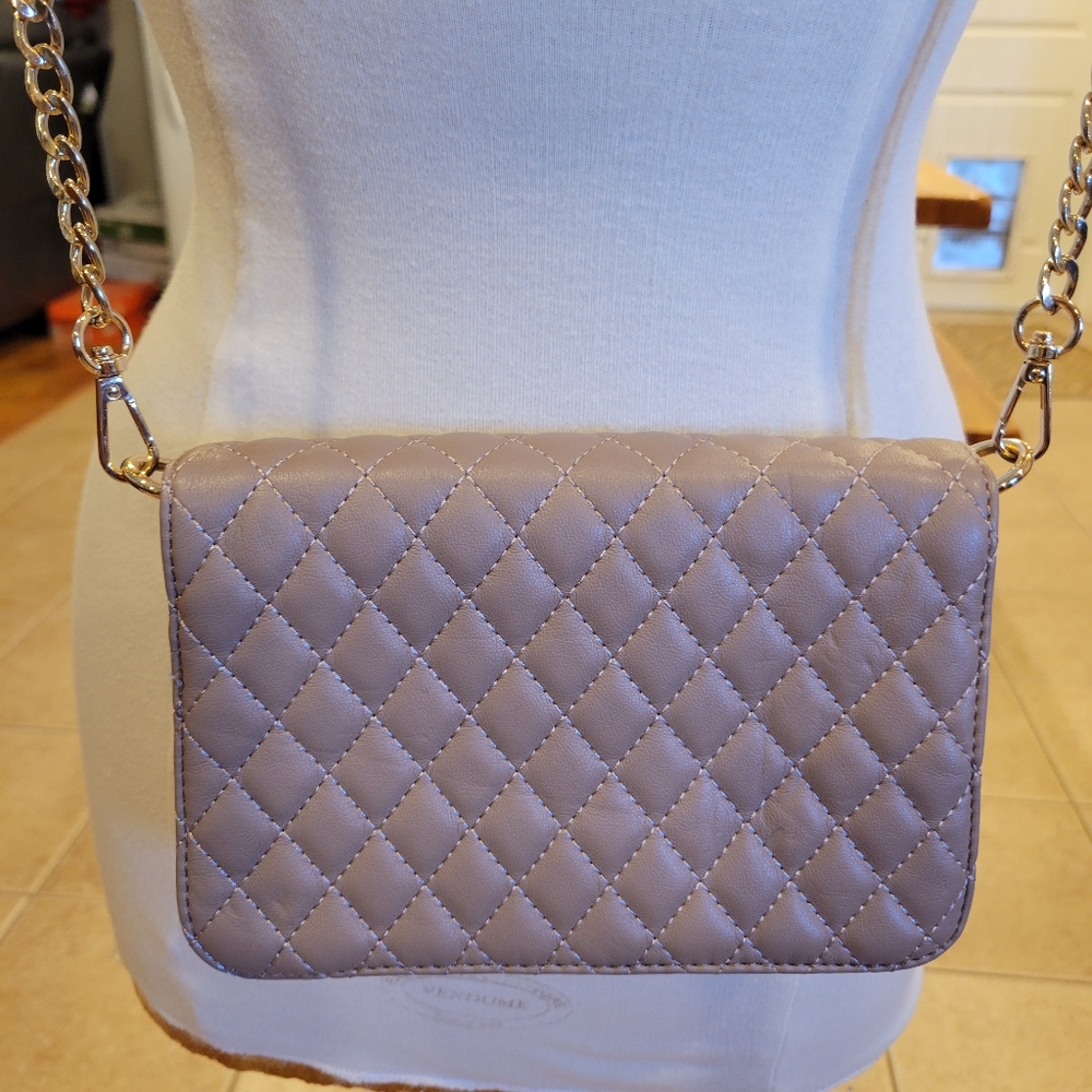 👜EUC~ URBAN EXPRESSIONS QUILTED CROSSBODY BAG